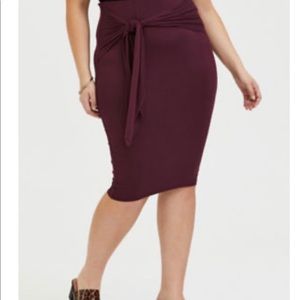 NWT TORRID TIE FRONT PENCIL SKIRT SIze 1